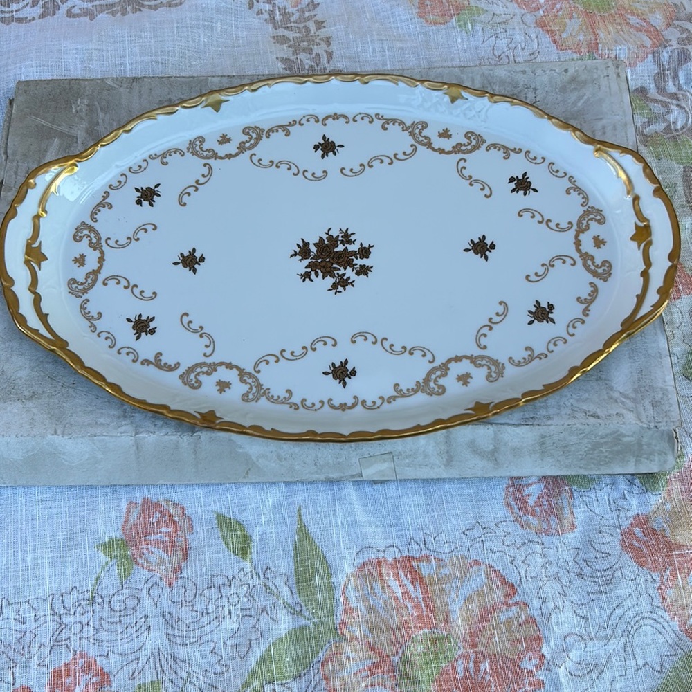 Reichenbach Made in Germany White and Gold Kobalt porcelain server plate 38cm